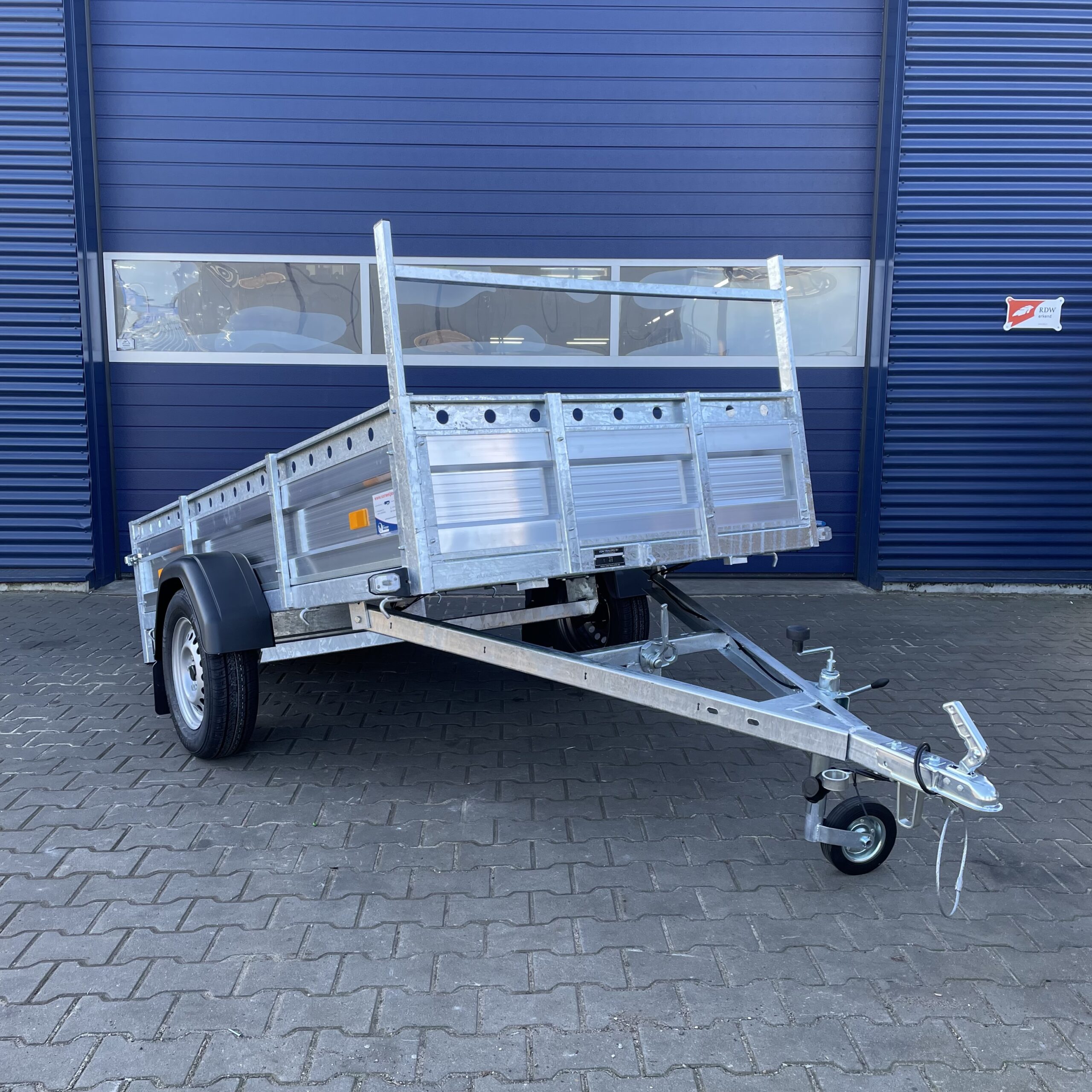 ROWE-KANTELALU (4) Bakwagen Kantelbaar | Rowe-KANTEL1000ALU gekanteld rechtsvoor