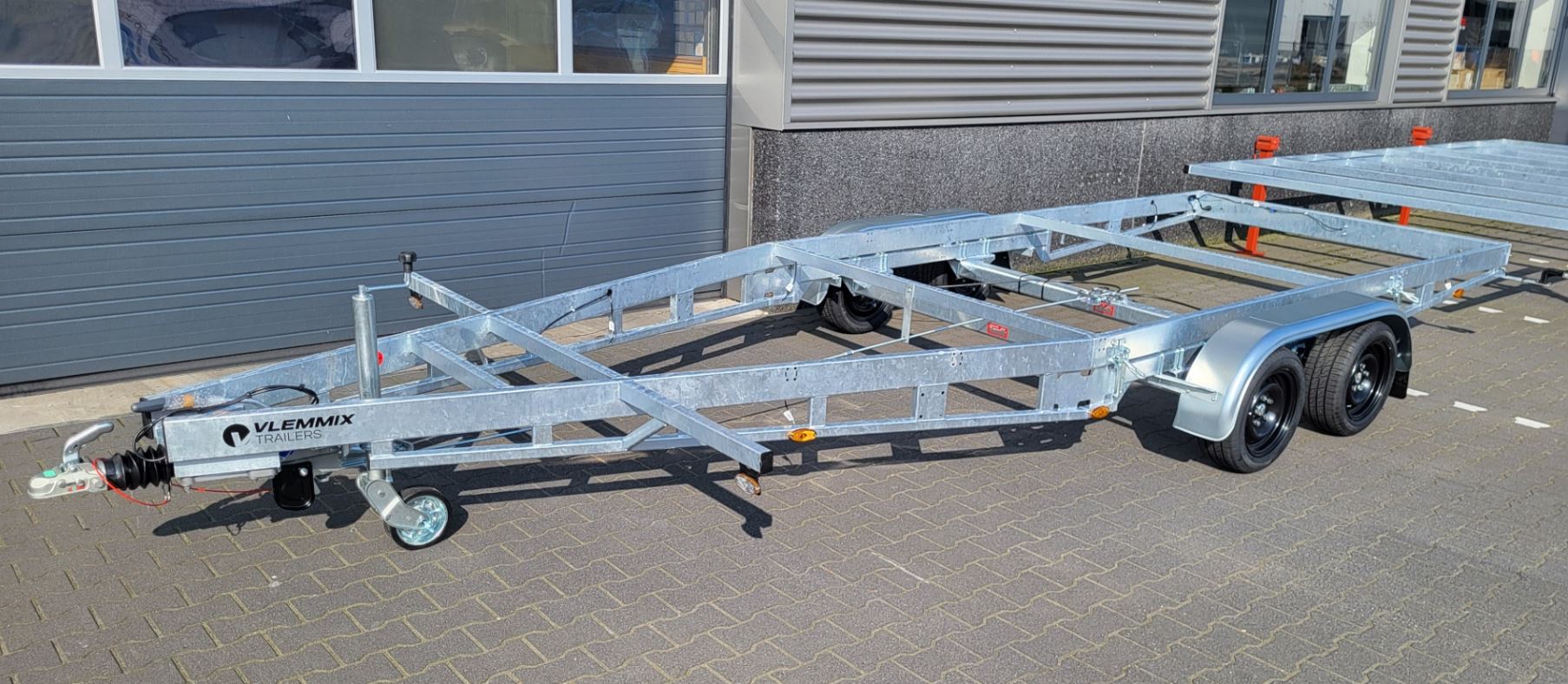Detachable trailer 540-2 Detachable Trailer 540x245x68 | 2×1800 kg | DH540 schuinvoor uitgeklapt