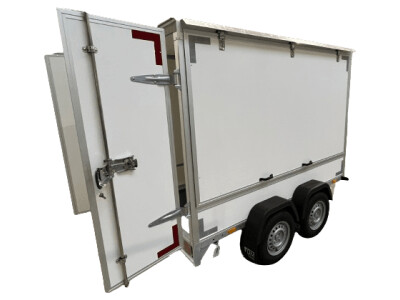 Gesloten aanhangwagen met zijklep
