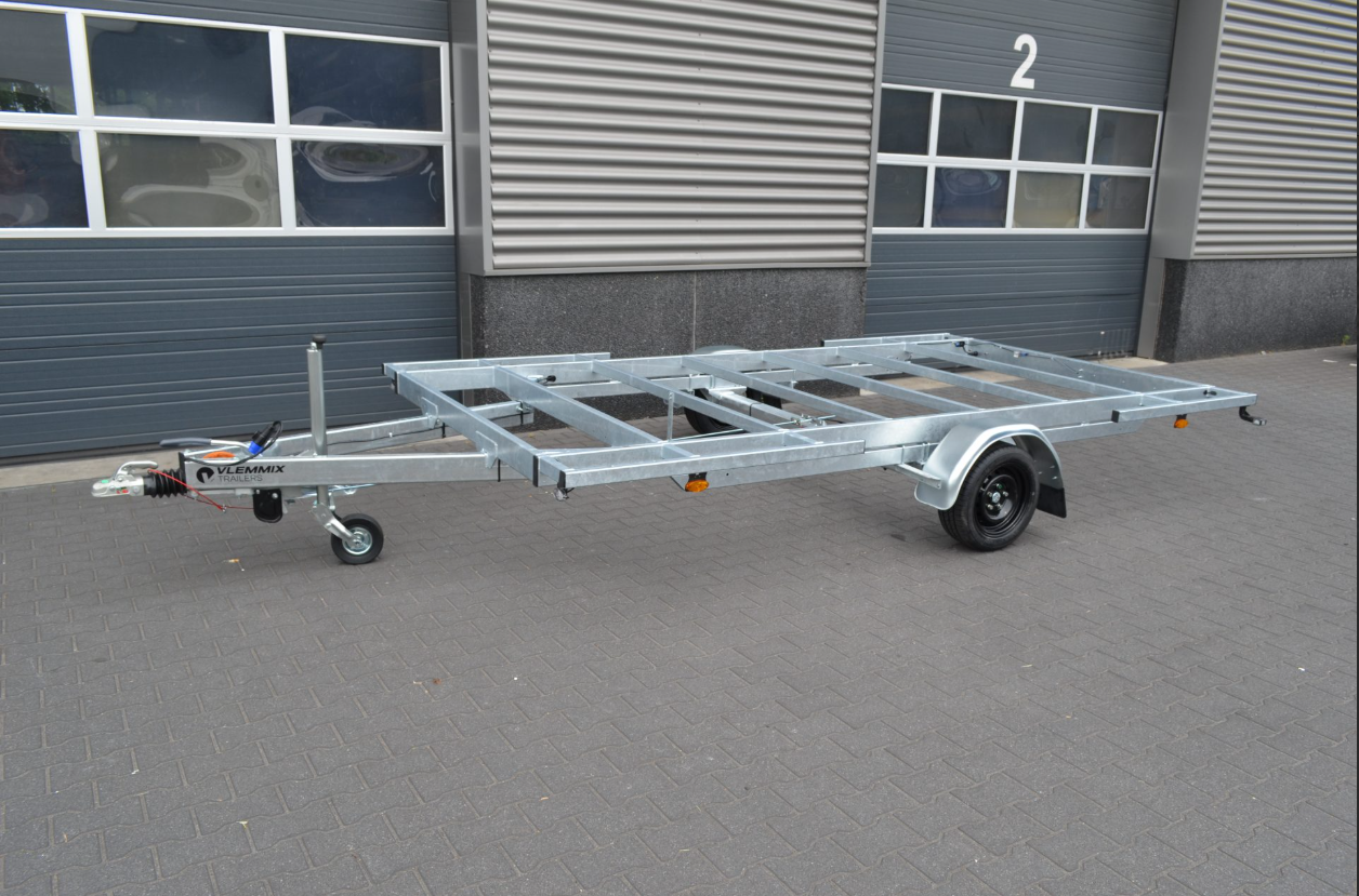 Tiny house Trailer 300 plateau 1×1800 kg 003 Tiny House