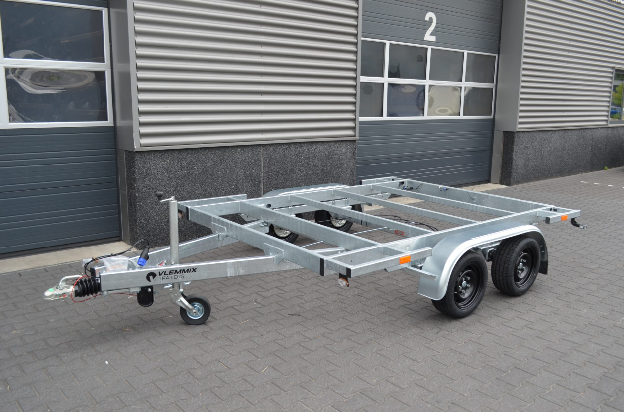 Tiny house 300 plateau 2×1350 kg 001 Tiny house 300 plateau 2×1350 kg 001